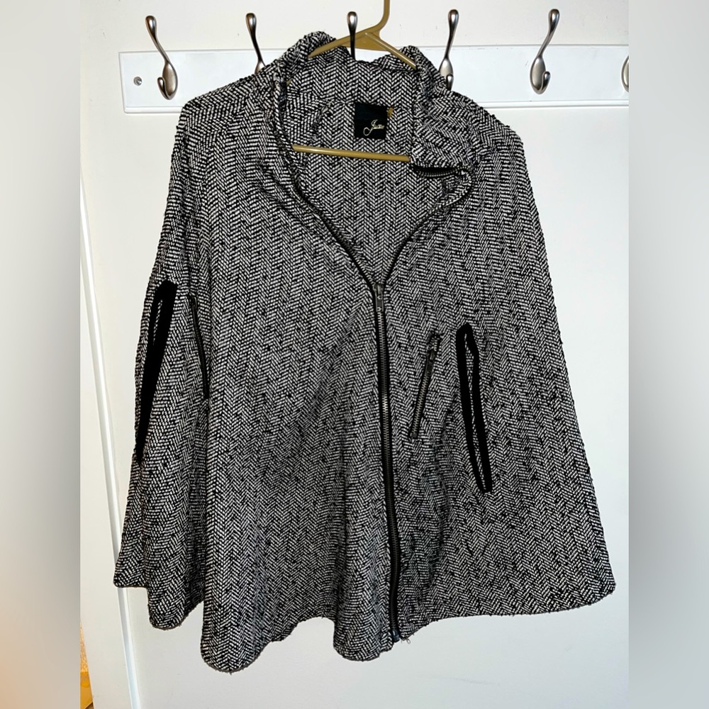 Black and Ivory Cape